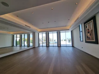 Резиденция с бассейном и подземной парковкой напротив пляжа и гавани, Лимассол, Кипр