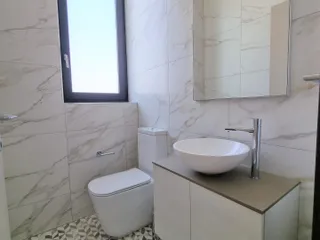 Высотная резиденция с бассейном и панорамным видом в 50 метрах от моря, Гермасогейя, Кипр