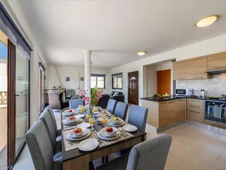 Новый комплекс вилл с бассейнами и панорамными видами, Кисонерга, Кипр