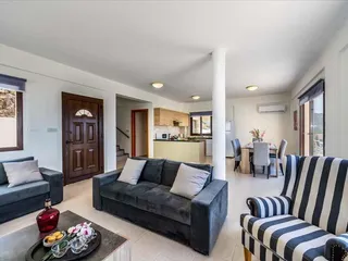 Новый комплекс вилл с бассейнами и панорамными видами, Кисонерга, Кипр