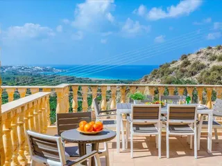 Новый комплекс вилл с бассейнами и панорамными видами, Кисонерга, Кипр