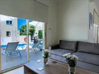 Закрытый комплекс вилл с бассейнами и панорамными видами в престижном районе, Полис, Кипр