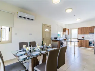 Закрытый комплекс вилл с бассейнами и панорамными видами в престижном районе, Полис, Кипр