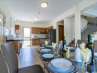 Закрытый комплекс вилл с бассейнами и панорамными видами в престижном районе, Полис, Кипр