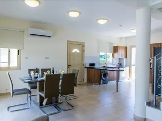 Закрытый комплекс вилл с бассейнами и панорамными видами в престижном районе, Полис, Кипр