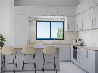 Новый комплекс вилл с бассейнами и панорамными видами в 100 метрах от пляжа, Помос, Кипр