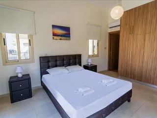 Комплекс вилл с бассейнами и панорамными видами рядом, Меса Хорио, Кипр