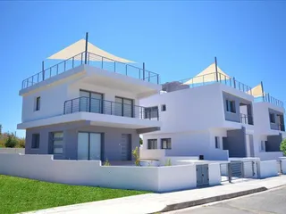 Комплекс вилл с садами рядом с центром Героскипу, Кипр