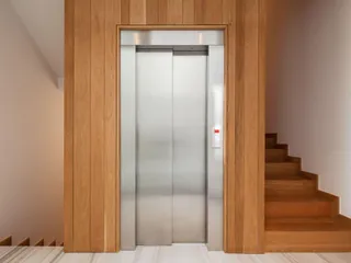 Элитная вилла с бассейном и террасой на крыше в центре Пафоса, Кипр