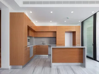 Элитная вилла с бассейном и террасой на крыше в центре Пафоса, Кипр