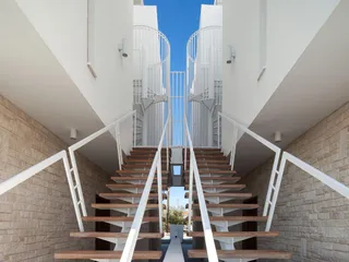 Элитная вилла с бассейном и террасой на крыше в центре Пафоса, Кипр