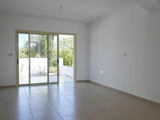 Комплекс таунхаусов с бассейнами и зеленой зоной, Пафос, Кипр