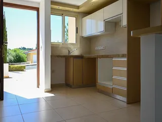 Комплекс таунхаусов с бассейнами и зеленой зоной, Пафос, Кипр