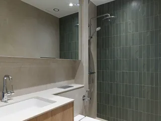 Апартаменты в закрытой резиденции с бассейном и садами рядом с пляжем и центром города, Лимассол, Кипр