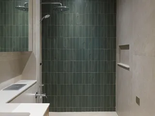 Апартаменты в закрытой резиденции с бассейном и садами рядом с пляжем и центром города, Лимассол, Кипр