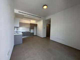 Современная резиденция с парковкой в спокойном районе, Лимассол, Кипр