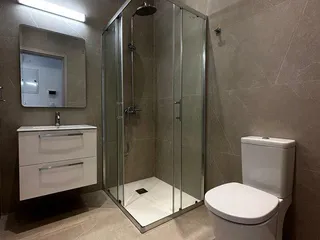 Современная резиденция с парковкой в спокойном районе, Лимассол, Кипр