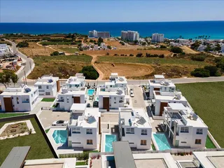 Комплекс вилл с бассейнами и панорамным видом на море в 300 метрах от пляжа, Протарас, Кипр