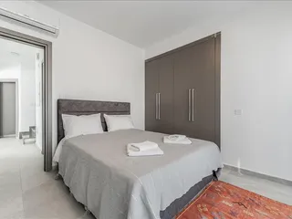 Комплекс вилл с бассейнами и панорамным видом на море в 300 метрах от пляжа, Протарас, Кипр