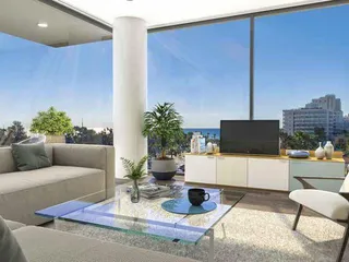 Резиденция на берегу моря с садом в центре Ларнаки, Кипр