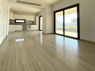 Современный клубный комплекс с бассейном в 750 метрах от пляжа, Гермасойя, Кипр