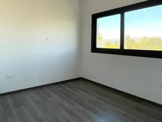 Современный клубный комплекс с бассейном в 750 метрах от пляжа, Гермасойя, Кипр