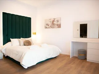 Новый комплекс меблированных вилл в 500 метрах от пляжа и поля для гольфа, Хлорака, Кипр