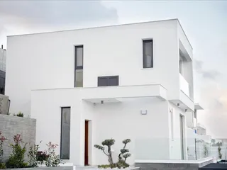 Новый комплекс меблированных вилл в 500 метрах от пляжа и поля для гольфа, Хлорака, Кипр