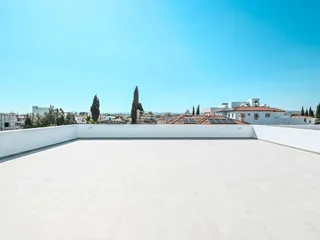 Малоэтажная резиденция недалеко от пляжа и университета, в престижном районе Ливадия, Кипр