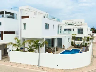 Новый жилой комплекс вилл с бассейнами в Айя-Напе, Кипр