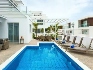 Новый жилой комплекс вилл с бассейнами в Айя-Напе, Кипр