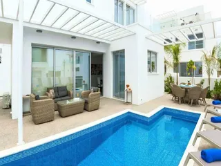 Новый жилой комплекс вилл с бассейнами в Айя-Напе, Кипр