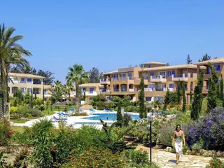 Комплекс вилл с бассейном и террасами рядом с морем, Като Пафос, Кипр
