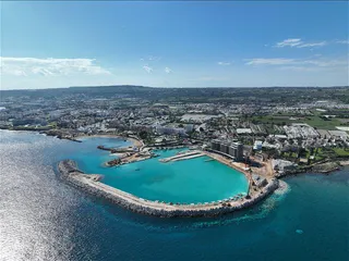 Новый комплекс вилл с бассейнами и садами в 150 метрах от пляжа и гавани, Пернера, Кипр