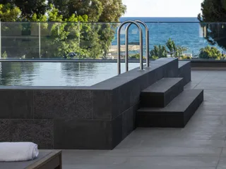 Жилой комплекс с бассейном, садом и подземной парковкой рядом с пляжем, Пареклисия, Кипр