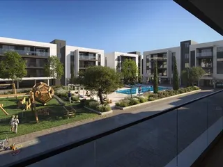 Новая резиденция с бассейнами, коворкингом и детскими площадками рядом с полем для гольфа, Лимасол, Кипр