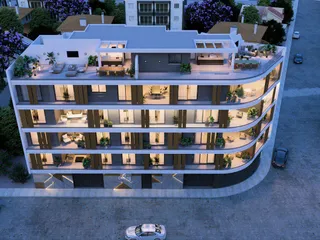 Современный жилой комплекс с парковкой в центре Ларнаки, Кипр