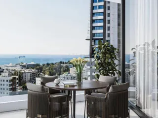 Новая резиденция с бассейном и просторными общими зонами в 1 минуте от пляжа, Лимасол, Кипр