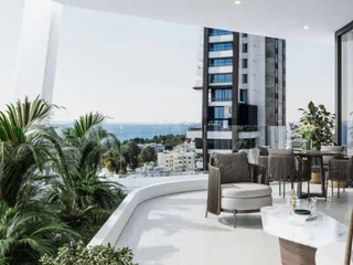 Новая резиденция с бассейном и просторными общими зонами в 1 минуте от пляжа, Лимасол, Кипр