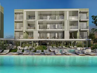 Малоэтажная резиденция с бассейном рядом с морем и центром Пафоса, Кипр