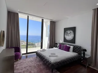 Новый жилой комплекс вилл с бассейнами и видом на море в городе Пафос, Кипр