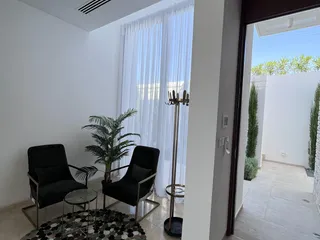 Новый жилой комплекс вилл с бассейнами и видом на море в городе Пафос, Кипр