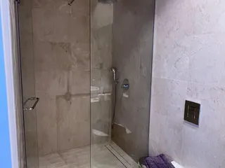 Новый жилой комплекс вилл с бассейнами и видом на море в городе Пафос, Кипр