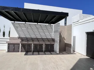 Новый жилой комплекс вилл с бассейнами и видом на море в городе Пафос, Кипр