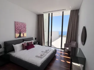 Новый жилой комплекс вилл с бассейнами и видом на море в городе Пафос, Кипр