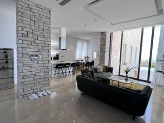 Новый жилой комплекс вилл с бассейнами и видом на море в городе Пафос, Кипр