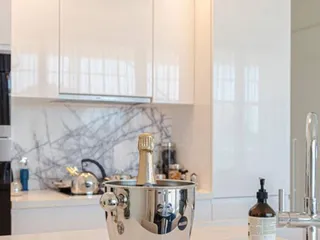 Двуспальная новая квартира с большой верандой в 600 м от пляжа, Като Пафос, Кипр