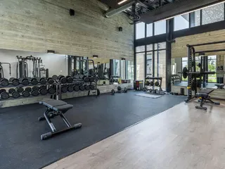 Новая закрытая резиденция с бассейном, коворкингом и зелеными зонами в 3 минутах от моря, Лимасол, Кипр