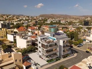 Новая резиденция с парковкой в престижном районе Лимасола, Кипр