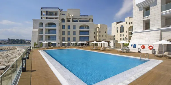 Элитная резиденция с собственной гаванью для яхт, ресторанами и спа-центром, рядом с центром Лимассола, Кипр